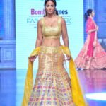 Hina Khan Instagram - Always a pleasure walking down the ramp… #ShowStopper at @timesfashionweek for designer @bhawnagoenkaofficial . . Jewels @golecha_jewels . . #BombayTimesFashionWeek #HK