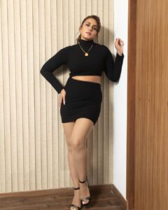 Huma Qureshi Instagram - Day 1 #DoubleXL #promotions #digital #black 
Styled by : @sanamratansi
Assisted by : @nirikshapoojary_
Outfit : @superdown
Jewellery : @misho_designs
Footwear : @balenciaga 
Photographer : @devsphotographyofficial
Make Up : @ajayvrao721
Hair : @hairstylist_madhav2.0
