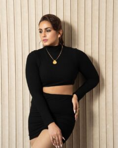 Huma Qureshi Instagram - Day 1 #DoubleXL #promotions #digital #black 
Styled by : @sanamratansi
Assisted by : @nirikshapoojary_
Outfit : @superdown
Jewellery : @misho_designs
Footwear : @balenciaga 
Photographer : @devsphotographyofficial
Make Up : @ajayvrao721
Hair : @hairstylist_madhav2.0