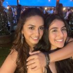 Huma Qureshi Instagram - My cutie on set today @simarbhatia18 Bringing us love & luck … @mesunnysingh photobombs 🤪