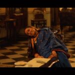 Huma Qureshi Instagram - When #SubhashSir @bol_subbu has me on camera admitting that despite all the love you guys are sending my way .. I could not do justice to the amazing writing of #Maharani . Koi nahin, Season 3 baki hai Sir … #RaniKaBadla ;-) And …. Who said that an intense series has an intense atmosphere on set? We believe that a team that laughs a LOT works the best together #dreamteam A little peek into all the fun on the sets of #MaharaniS2 👑🎬 Now Streaming On @sonylivindia #Maharani2 #KangraTalkies #SonyLIV