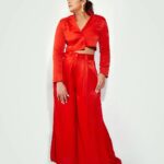 Huma Qureshi Instagram - Throwback #Maharani promotions.. 3 days ago … Styled by : @sanamratansi Assisted by : @nirikshapoojary_ Outfit : @littlethingstudio Earrings : @houseofshikha Rings : @the_loom_art Footwear : @crimzonworld Photographer : @kkarmaa.studio Make Up : @ajayvrao721 Hair : @susanemmanuelhairstylist
