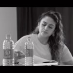 Huma Qureshi Instagram - From being unsure and scared to finding herself… Safar Rani se #Maharani ka 💖👑 The readings , rehearsals, workshops and the look on everyone’s face when I surprised them by wearing a sari during rehearsals 🙈🤪🤣🤗❤️ The world of #Maharani Season 2 #bts Streaming Now On @sonylivindia #KangraTalkies #SonyLIV #HumaQureshi #Maharani