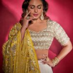 Huma Qureshi Instagram - Happy Dussehra! Happy Saraswati Pooja … May the Goddess protect you and shower you with wisdom and prosperity #light #happiness #prosperity Styled by : @sanamratansi Assisted by : @nirikshapoojary_ Outfit : @faabiianaofficial Earring : @razwada.jewels Bangles : @amrapalijewels @razwada.jewels Rings : @aquamarine_jewellery @azotiique Footwear : @needledust Photographer : @kkarmaa.studio Make Up : @krisann.figueiredo.mua Hair : @rakshandairanimakeupandhair