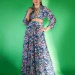 Huma Qureshi Instagram - Dreams 🪶 #Maharani #promotions Styled by : @sanamratansi Assisted by : @nirikshapoojary_ Outfit : @rishiandvibhuti Jewellery : @sangeetaboochra @aquamarine_jewellery Footwear : @monrowshoes Photographer : @kkarmaa.studio Make Up : @ajayvrao721 Hair : @susanemmanuelhairstylist