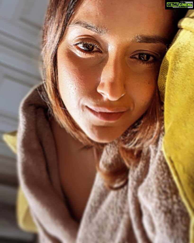 Ileana D'Cruz Instagram - Sunday in a sun daze ✨