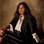 Ishita Dutta Instagram - Wake up, kick ass, Repeat Styling & Concept: @styleitupbyaashna Photography: @kalyaam_ HMU: @makeupbyheenal Jewellery: @fashionjewellery_21 Blazer: @kiroshe_india White collar shirt: @daisydaysbysonia Black striped pants: @cameo_store_official Studio: @studio211mumbai