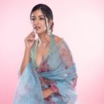 Ishita Dutta Instagram – #sareelove 
Styling & Concept: @styleitupbyaashna 
Photography: @kalyaam_ 
Saree: @labelkanupriya 
Earrings: @rubyraangjewelry 
HMU: @makeupbyheenal 
Studio: @studio211mumbai