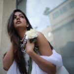 Ishita Dutta Instagram – Mirror mirror on the wall 💫

Styled by: @styleitupbyaashna 
Shot by: @iamtauseefs 

Outfit: @tarjanikeshari_label 
Necklace Set: @nivi_accessories 

HMU: @makeup_by_neha_ansari