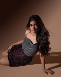 Ishita Dutta Instagram - #weekendvibes 🧡 Styling & Concept: @styleitupbyaashna Photography: @kalyaam_ Outfit: @beautikbydeepali Earrings: @sheqe_by_triptikohli HMU: @makeupbyheenal Studio: @studio211mumbai