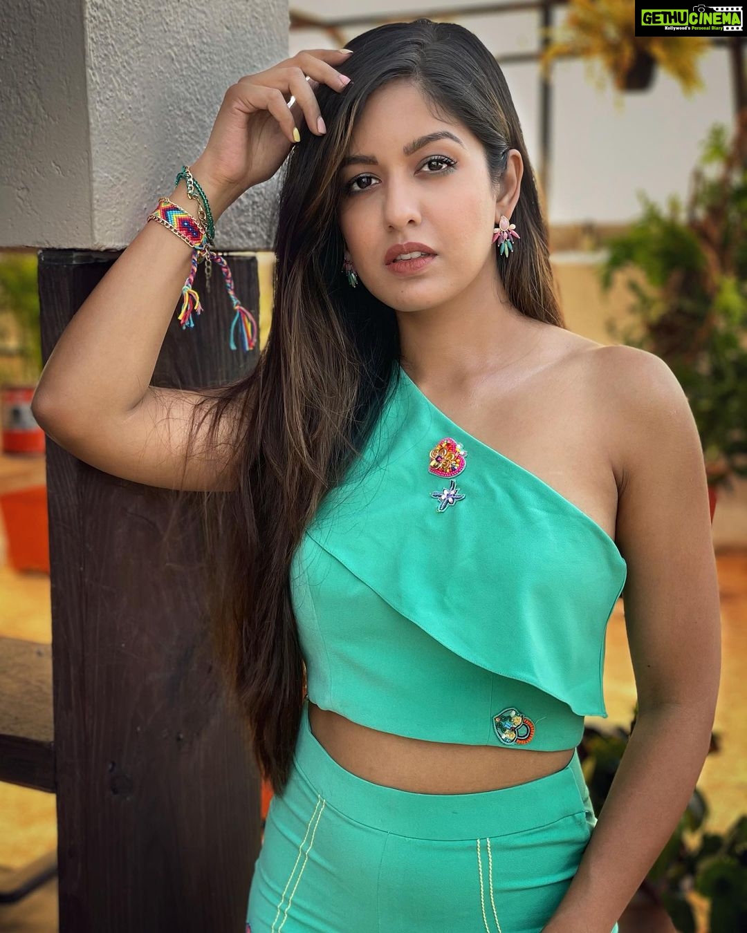 Ishita Dutta Instagram - 💚💚💚 Wearing @shalinirathodofficial