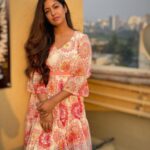 Ishita Dutta Instagram – Time to wear those summer dresses 👗 
Wearing @nevishadesignerstudio
@getpaparazzied