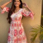 Ishita Dutta Instagram - Time to wear those summer dresses 👗 Wearing @nevishadesignerstudio @getpaparazzied
