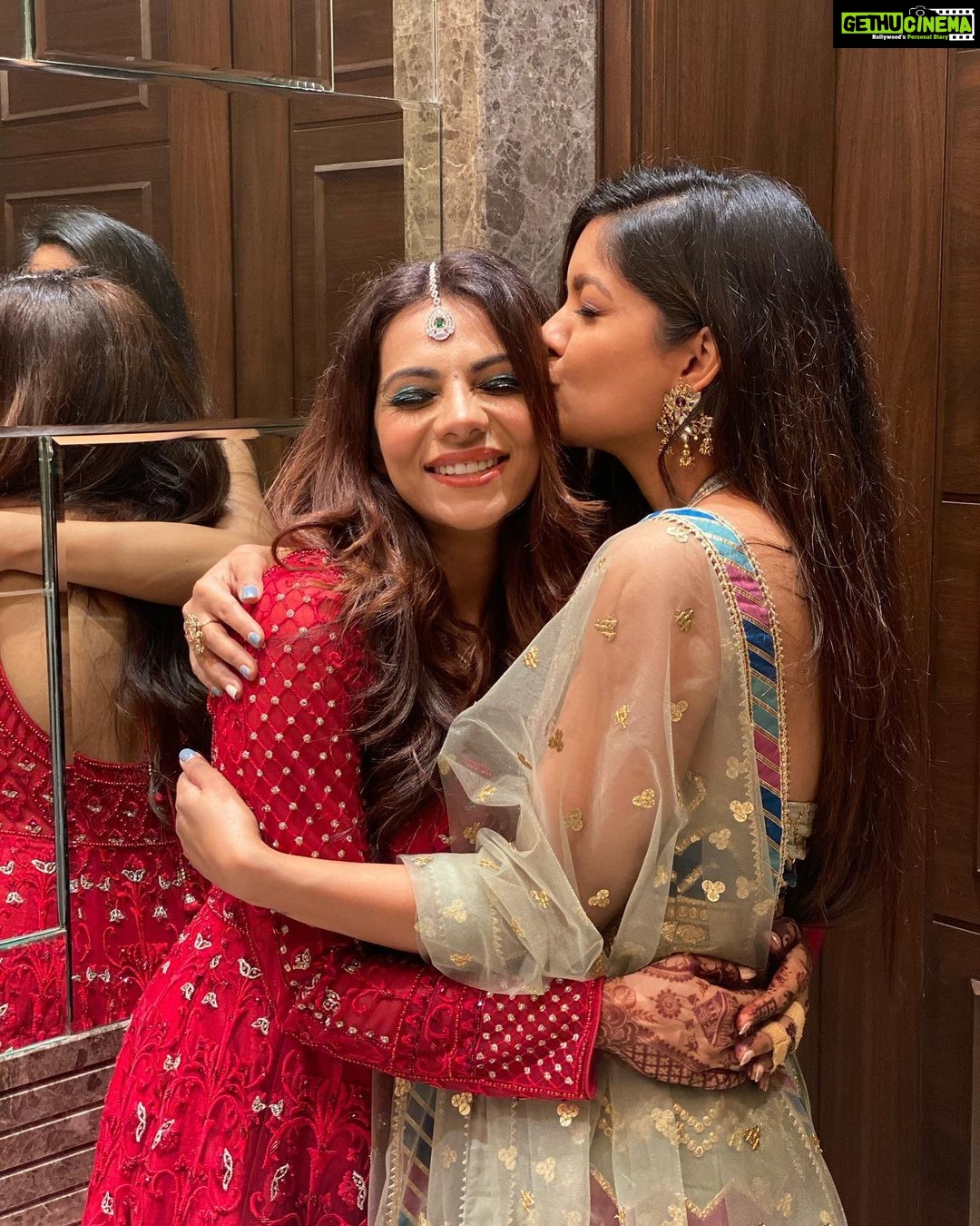 Ishita Dutta Instagram - Congratulations @tanvithakker @aadityakapadia Wishing you a lifetime of love and happiness. ❤️❤️❤️