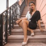 Ishita Dutta Instagram - I’m not bossy... I’m the boss 😎 Photography - @aashkapatelphotographyy MUA : @shapeyourface_withyj Hair : @pinallsoni Styled by: @styleitupbyaashna Outfit: @madaboutfashion_kejal Earrings: @sheqe_by_triptikohli