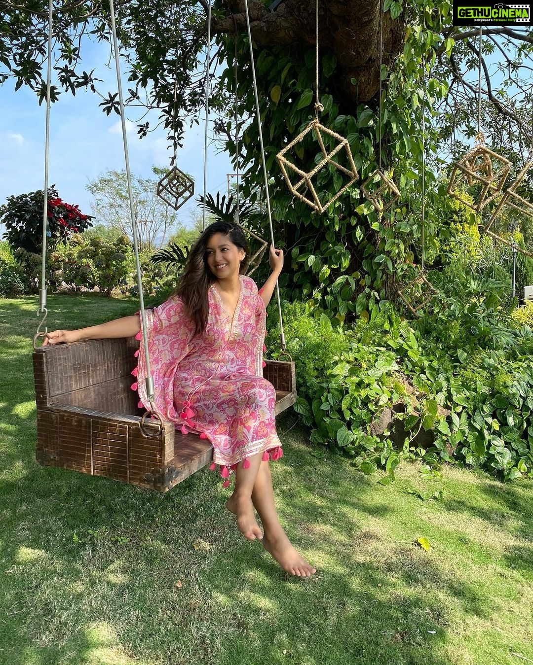 Ishita Dutta Instagram - 🦋 . . @6degreeplatform Wearing @gopivaiddesigns 💕