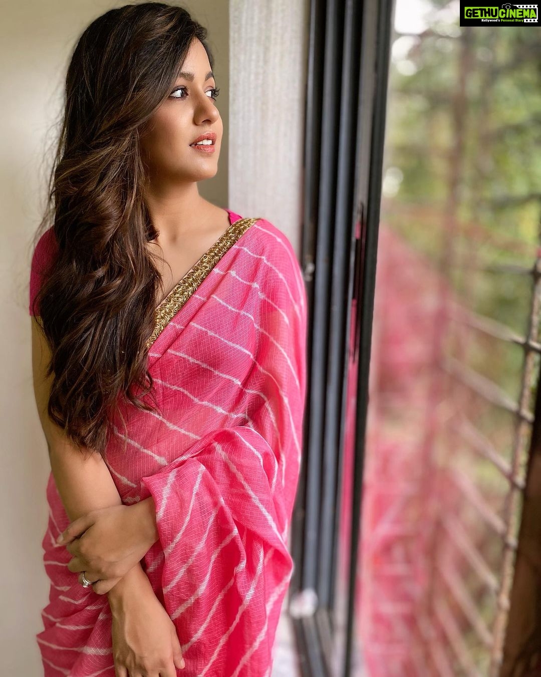 Ishita Dutta Instagram - Pretty in pink 😋💖 #happiness