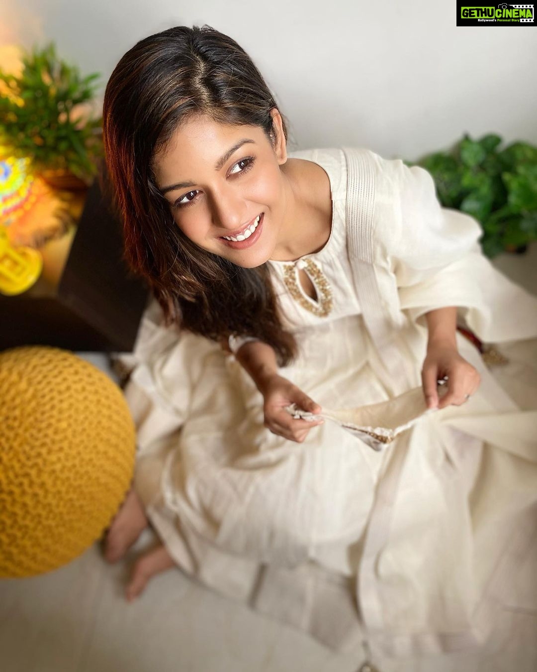 Ishita Dutta Instagram - The new normal... ❤️ Wearing @suidhaagabyshweta