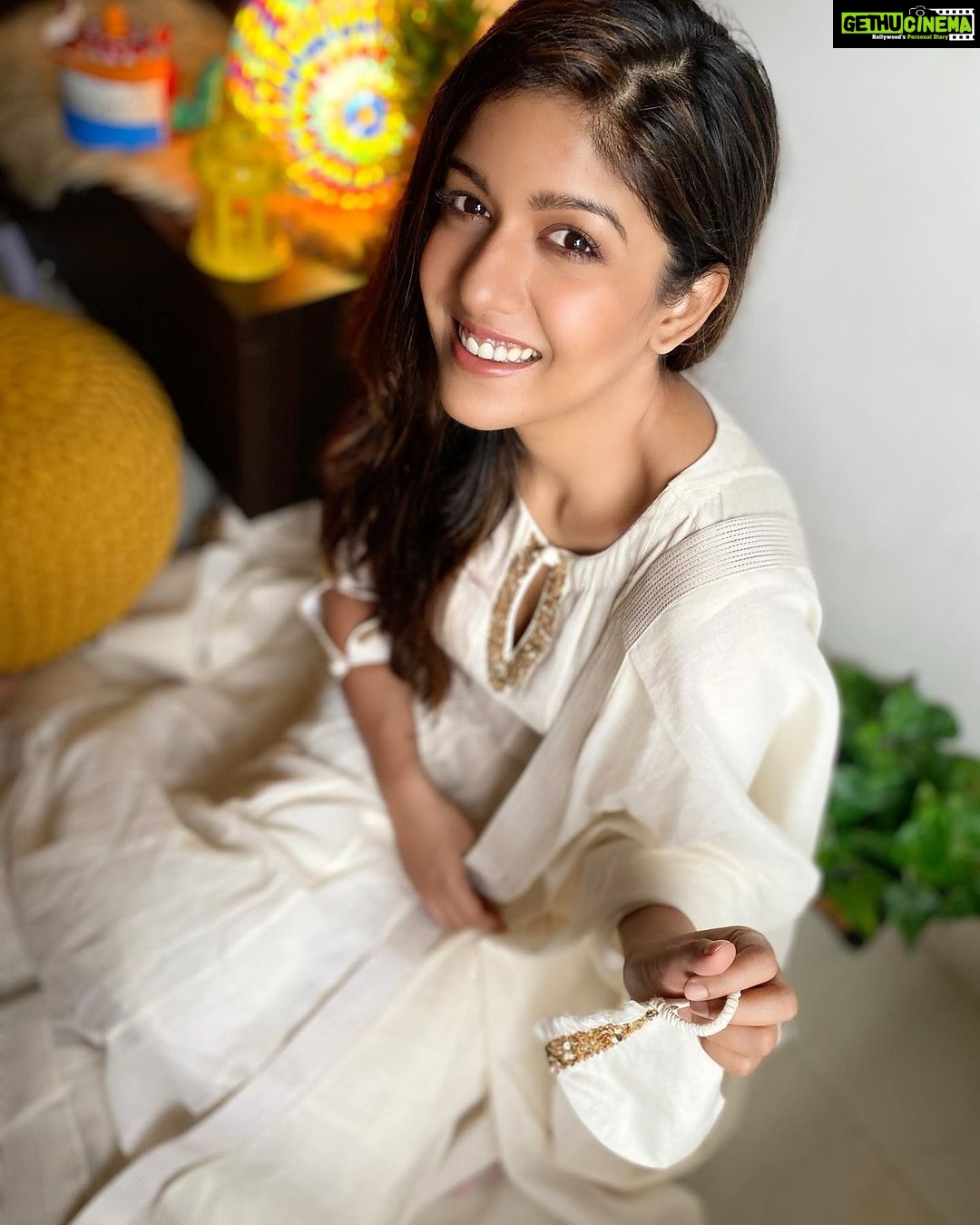 Ishita Dutta Instagram - The new normal... ❤️ Wearing @suidhaagabyshweta
