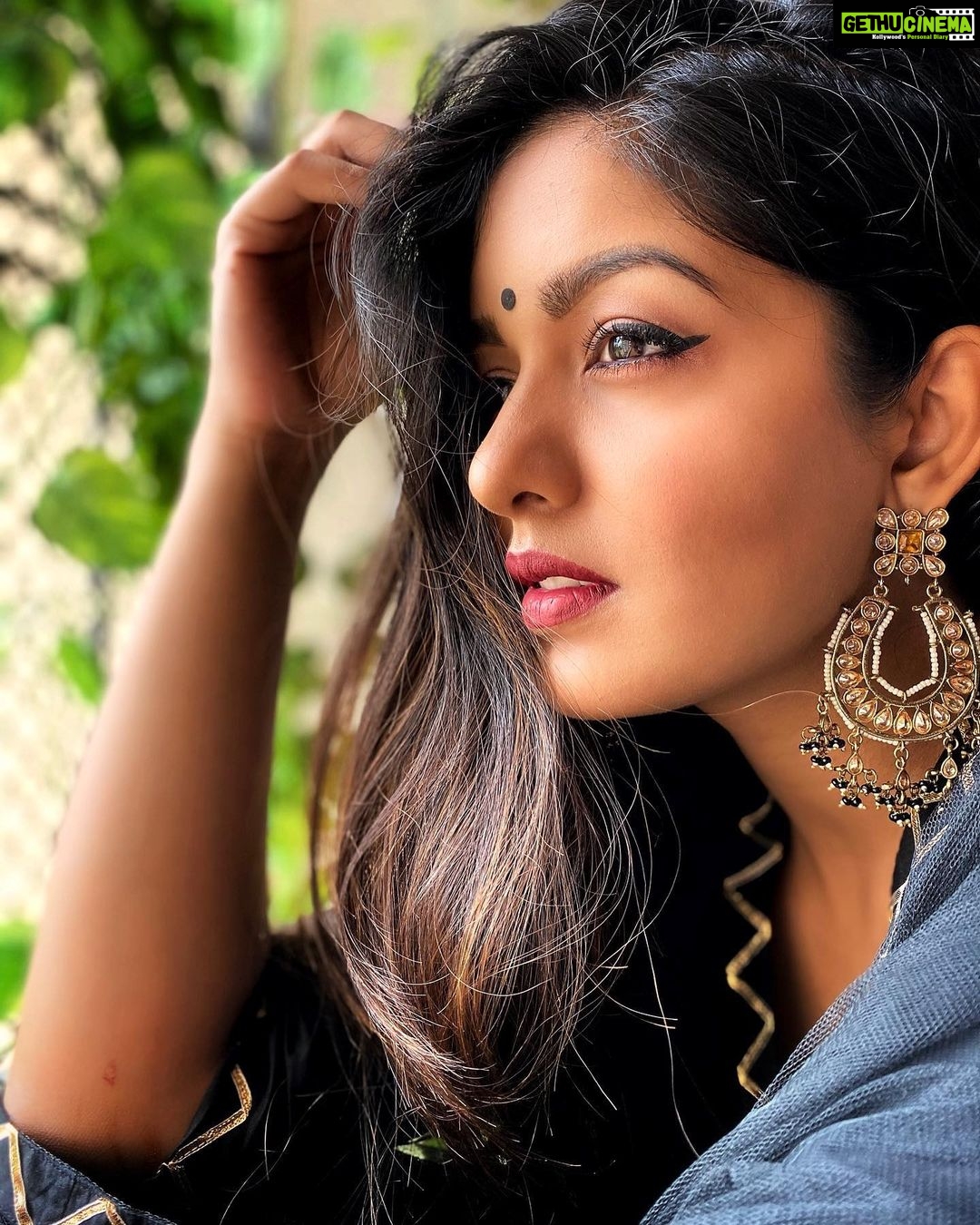 Ishita Dutta Instagram - When in doubt Wing it out ❤️