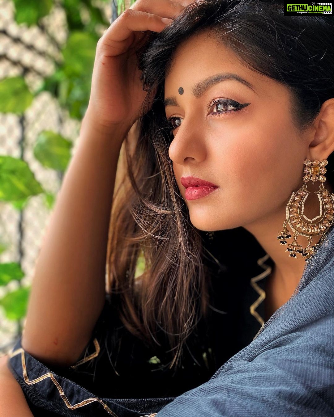Ishita Dutta Instagram - When in doubt Wing it out ❤️