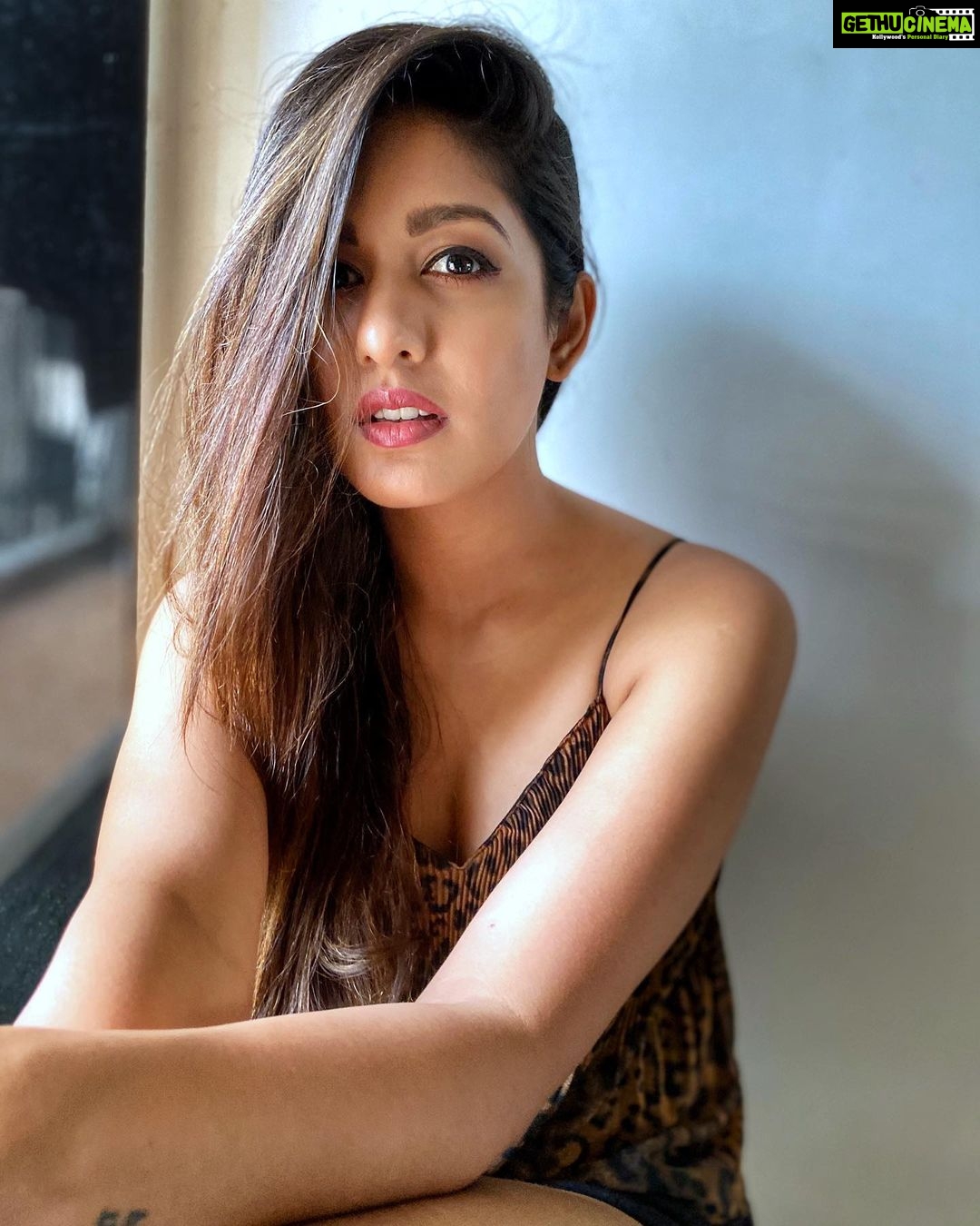 Ishita Dutta Instagram - For every good selfie there are 47 failed ones.... well no sometimes more 😜😜😜