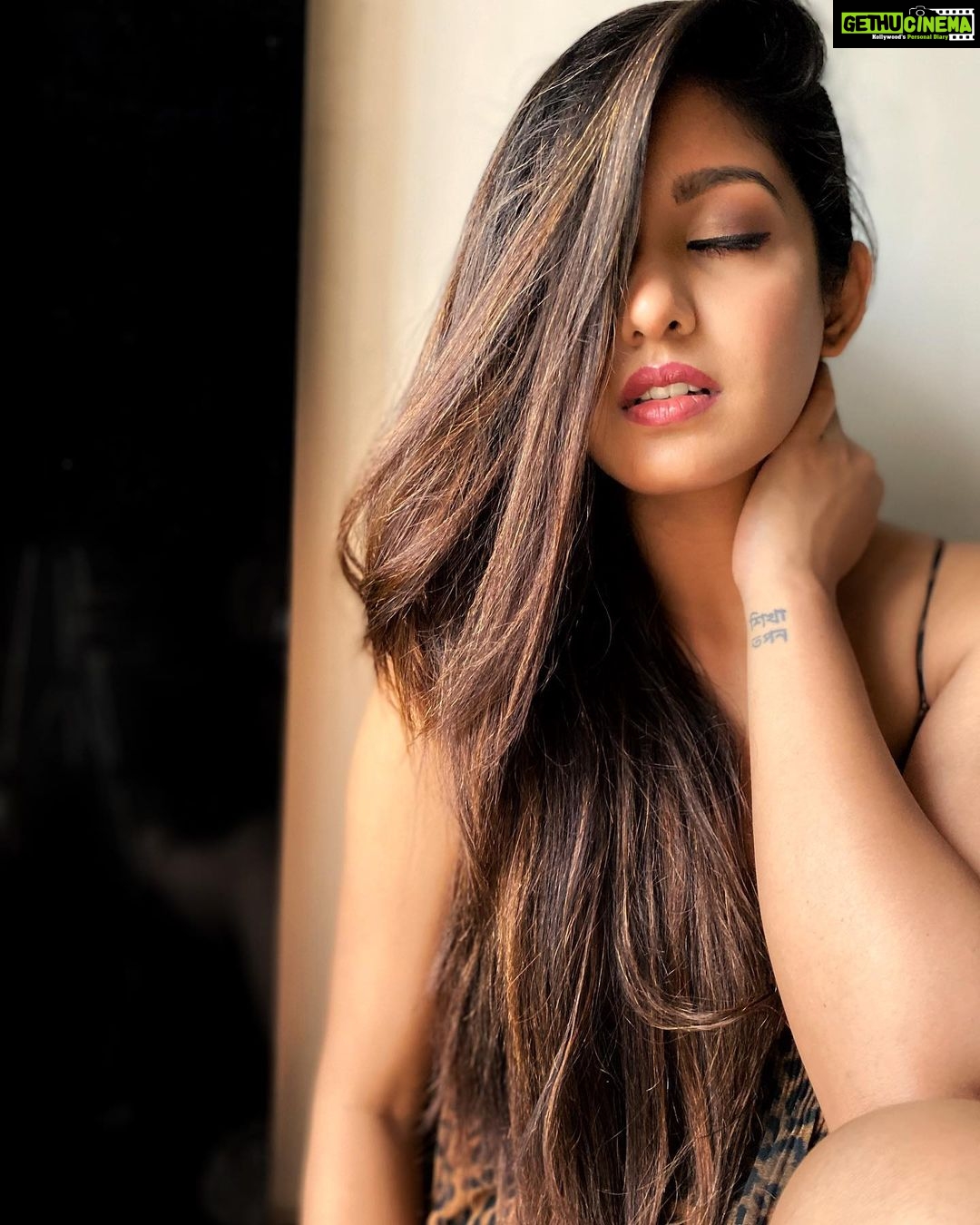 Ishita Dutta Instagram - For every good selfie there are 47 failed ones.... well no sometimes more 😜😜😜