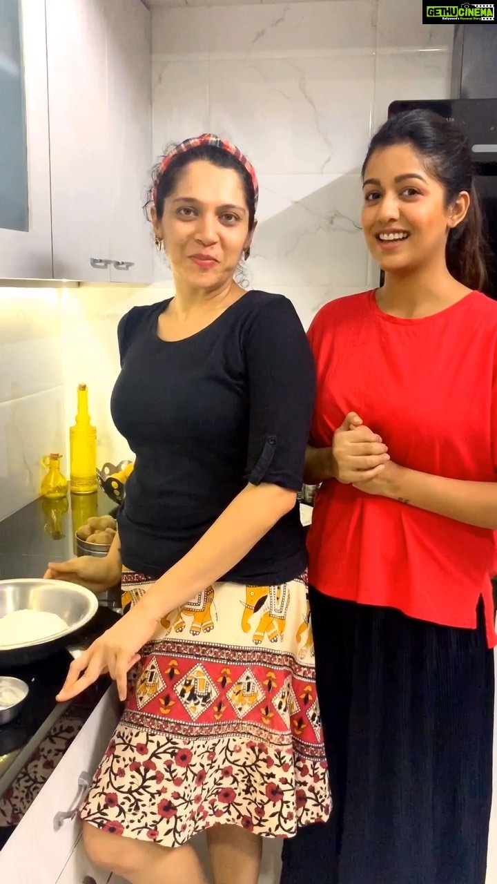 Ishita Dutta Instagram - We tried this for the first time n it turned out pretty good.... Kshama is an excellent cook and it’s always so much fun cooking together... ❤️❤️❤️ Do try it and share the pictures with us... @kshanaya912