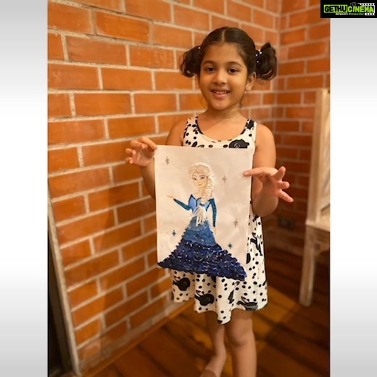 Ishita Dutta Instagram - Workshop with my niece Shanaya and my sis @kshanaya912 ❤️❤️❤️ So we made Elsa her favourite character with coloured pencil shavings, glitter and used woollen strings to make her hair... it was super fun... ❤️❤️❤️