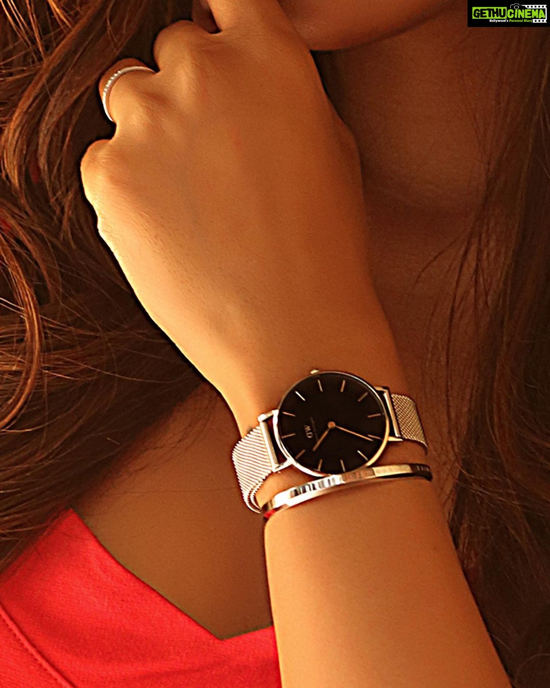 Ishita Dutta Instagram - In between the sets and shining with my fave 36MM Sterling watch by @danielwellington. Perfect time to get yours as the spring season is round the corner. Do use my code ISHIDS to get a 15% off on your purchase. #danielwellington