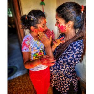 Ishita Dutta Instagram - Happy Holi ❤️💙🧡💛💚💜