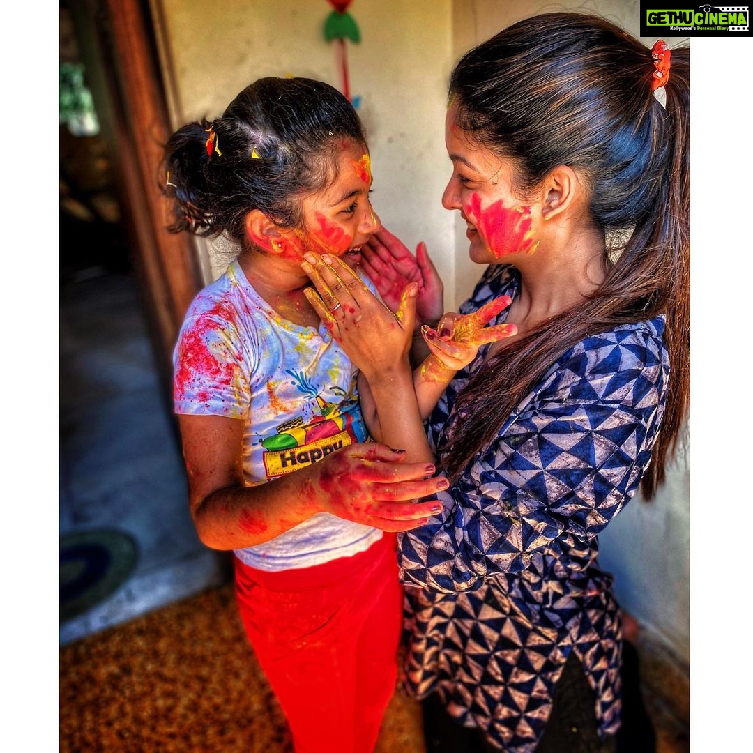 Ishita Dutta Instagram - Happy Holi โค๏ธ๐๐งก๐๐๐