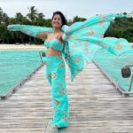 Ishita Dutta Instagram - Coz I just love dressing up… 💙 Wearing @gopivaiddesigns Clutch @oceana_clutches