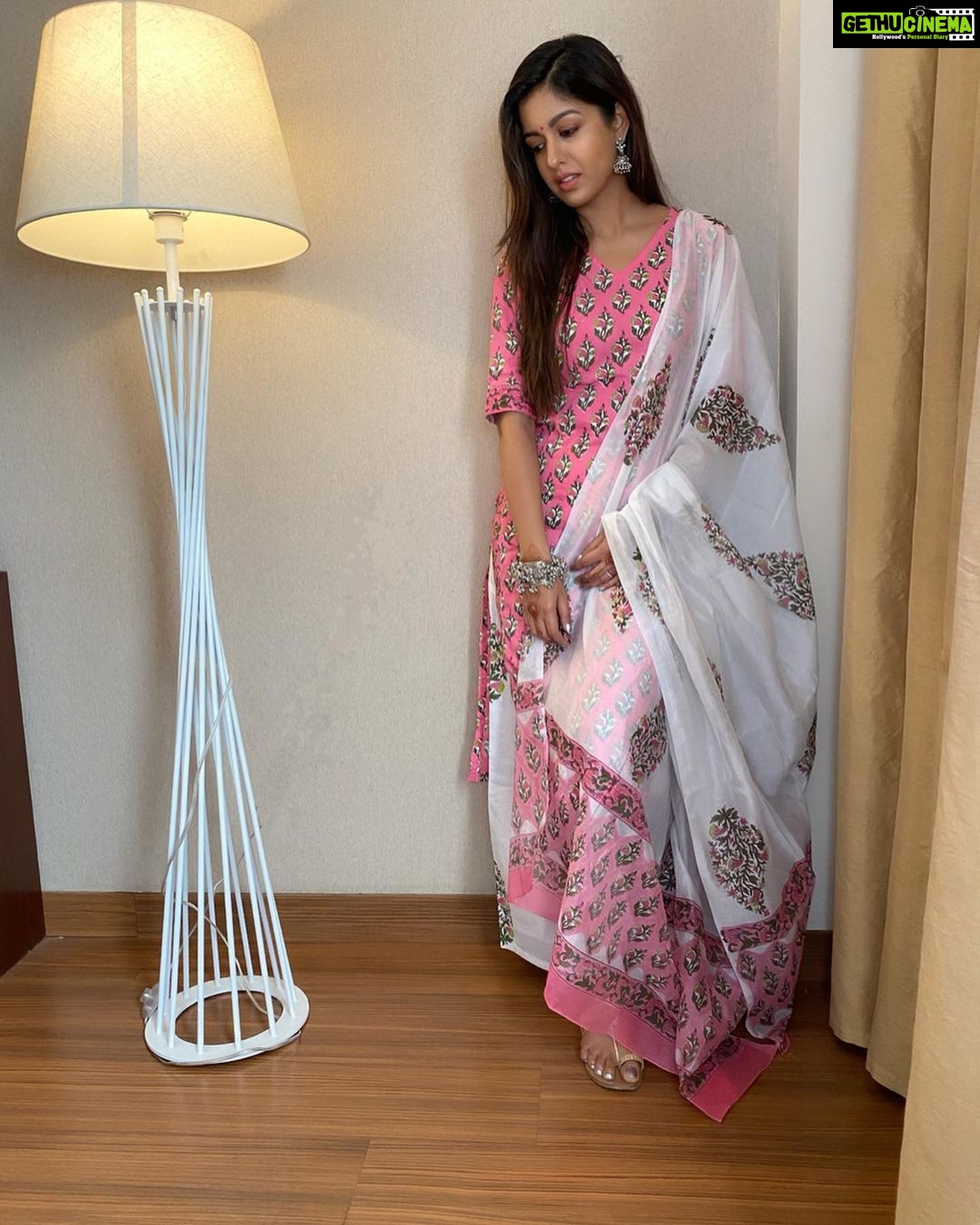 Ishita Dutta Instagram - It’s not always about the words. Sometimes it’s about the silence. -Madalyn Beck Wearing @aachho 🌸