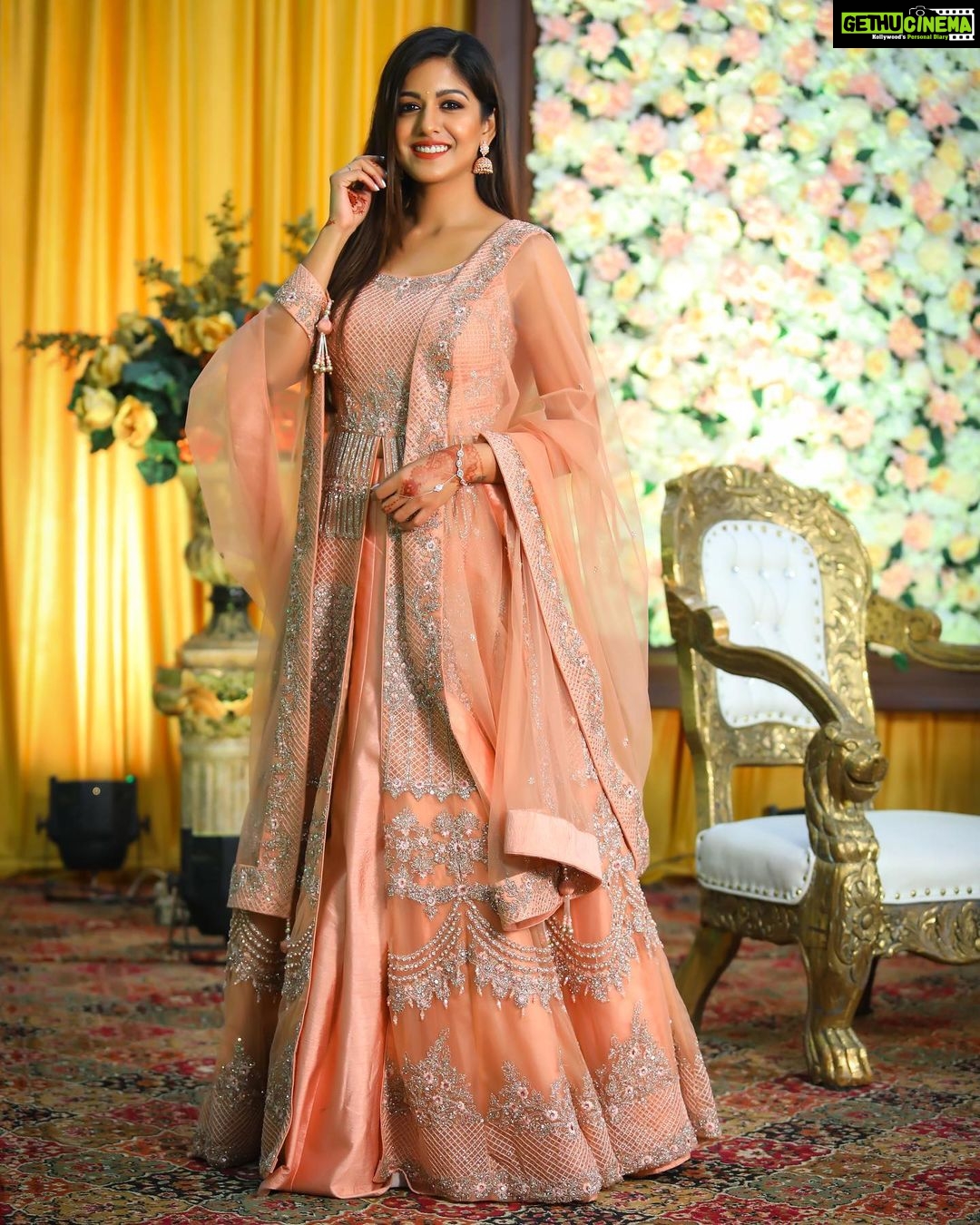 Ishita Dutta Instagram - 🌸🌸🌸 Wearing @jiyabyveerdesign