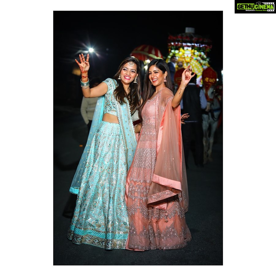 Ishita Dutta Instagram - Welcome to the family πππ@truedreamerpiscean and Congratulations β€οΈβ€οΈβ€οΈ Wish u all the happiness and lots of love... @pratyush_uday #weddingseason #bhaikishadi Wearing @jiyabyveerdesign