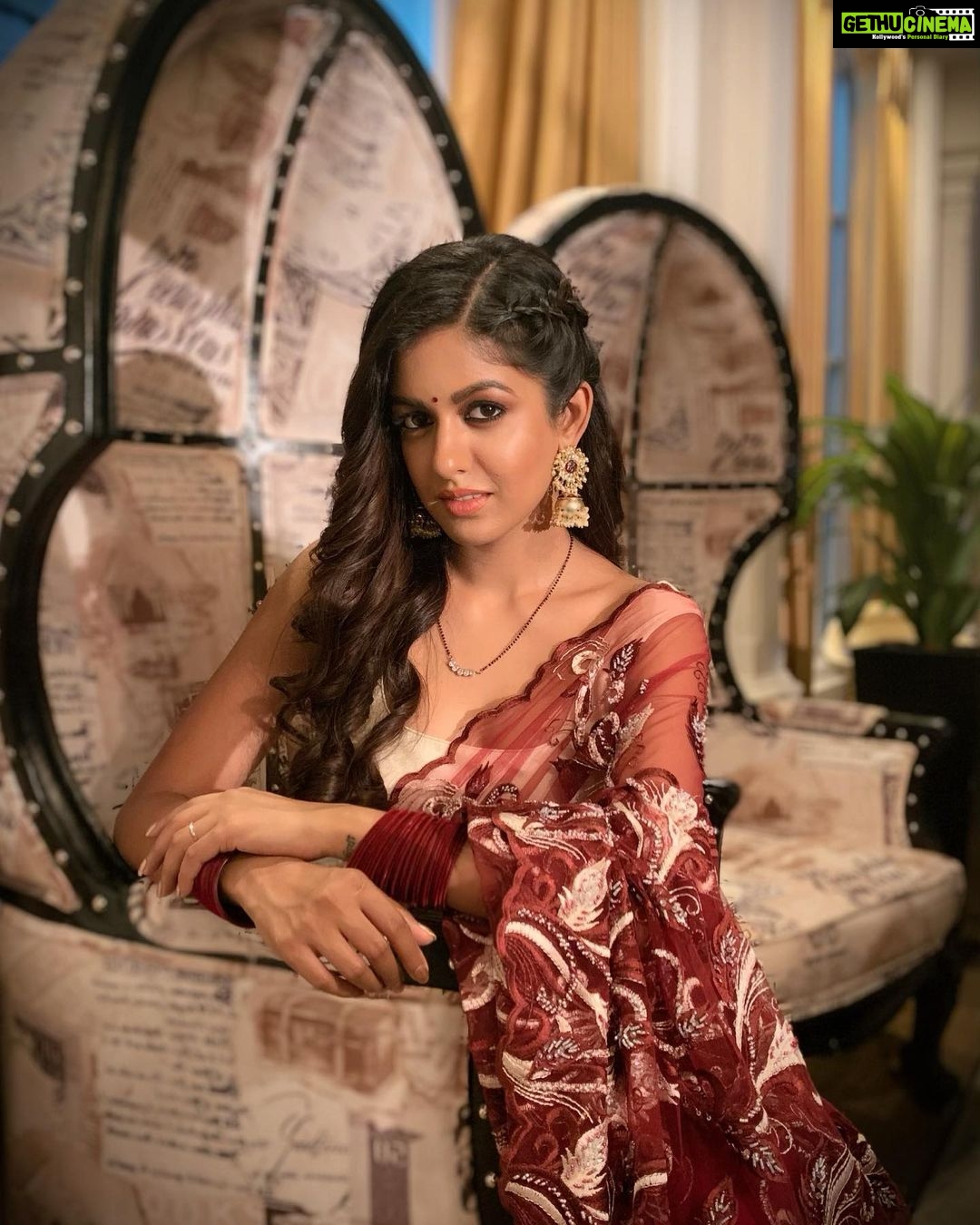 Ishita Dutta Instagram - #throwback #bepannahpyaar ❤️❤️ Pic by @manoj.chandila thanku ☺️ Styled by @devikamm