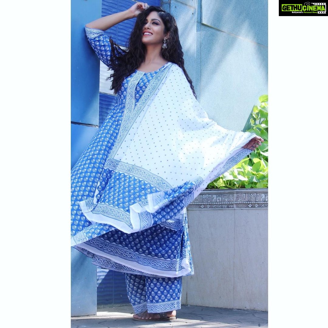 Ishita Dutta Instagram - Shades of blue with a pinch of me ! Wearing @aachho
