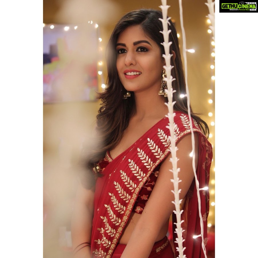 Ishita Dutta Instagram - Uff ये लाल रंग 💃❣️ Styled by @devikamm