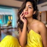 Ishita Dutta Instagram - Rise and shine🌻 wearing @suman_nathwani 📸 @vattyboy