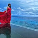 Ishita Dutta Instagram - Smell the sea and feel the sky. Let your soul and spirit fly -Van Morrison Wearing @suman_nathwani ❤️❤️❤️ Clicked and edited by my fav @vattyboy 😘😘😘