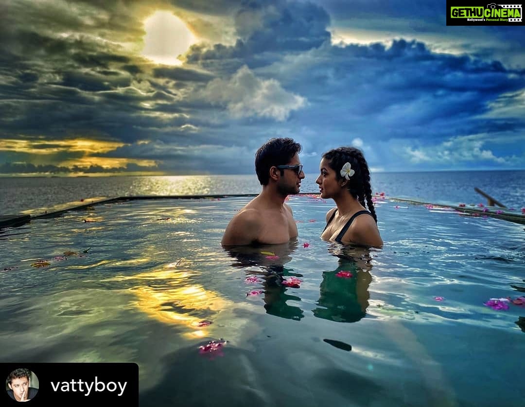 Ishita Dutta Instagram - ❤️❤️❤️ Posted @withrepost • @vattyboy Happy 2nd Anniversary 💞 @ishidutta Raffles Maldives Meradhoo