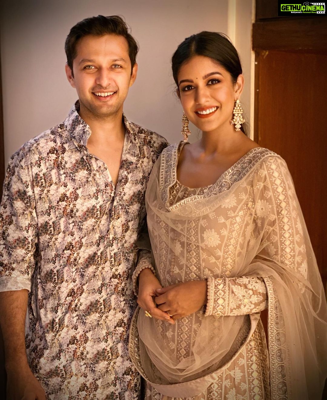 Ishita Dutta Instagram - Wish u all a very happy Diwali 💫💫💫 @vattyboy