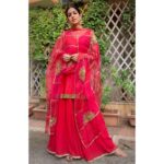 Ishita Dutta Instagram – #durgapuja 🙏🏻🙏🏻🙏🏻
Wearing @monaandvishu
Styled by @viralmantra