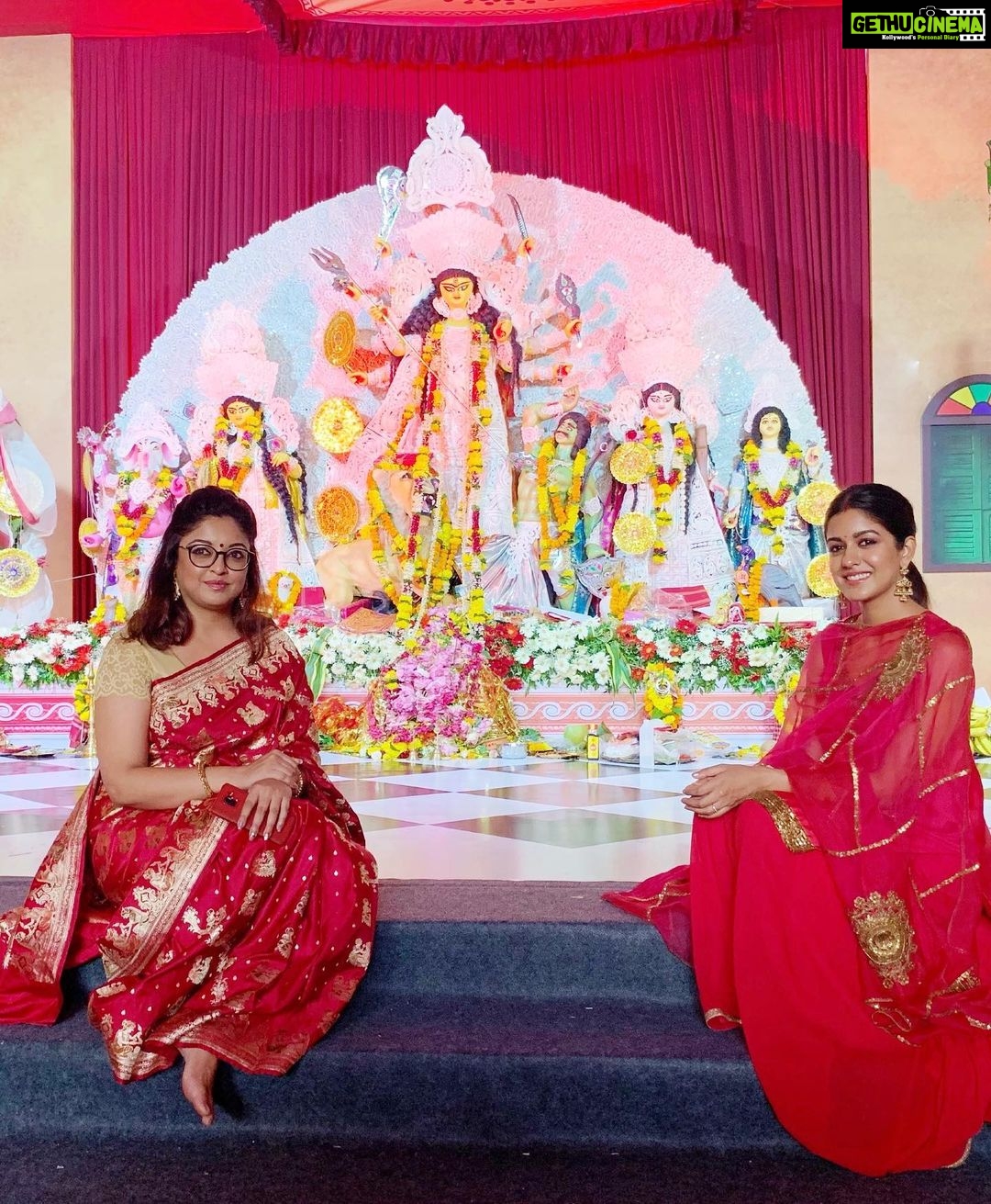 Ishita Dutta Instagram - #happyashtami 🙏🏻🙏🏻🙏🏻 @iamtanushreeduttaofficial
