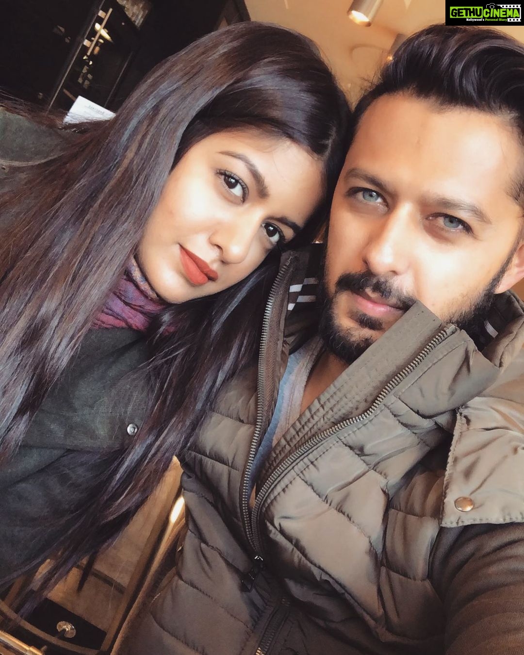 Ishita Dutta Instagram - Tu me manques ❤️❤️❤️ @vattyboy