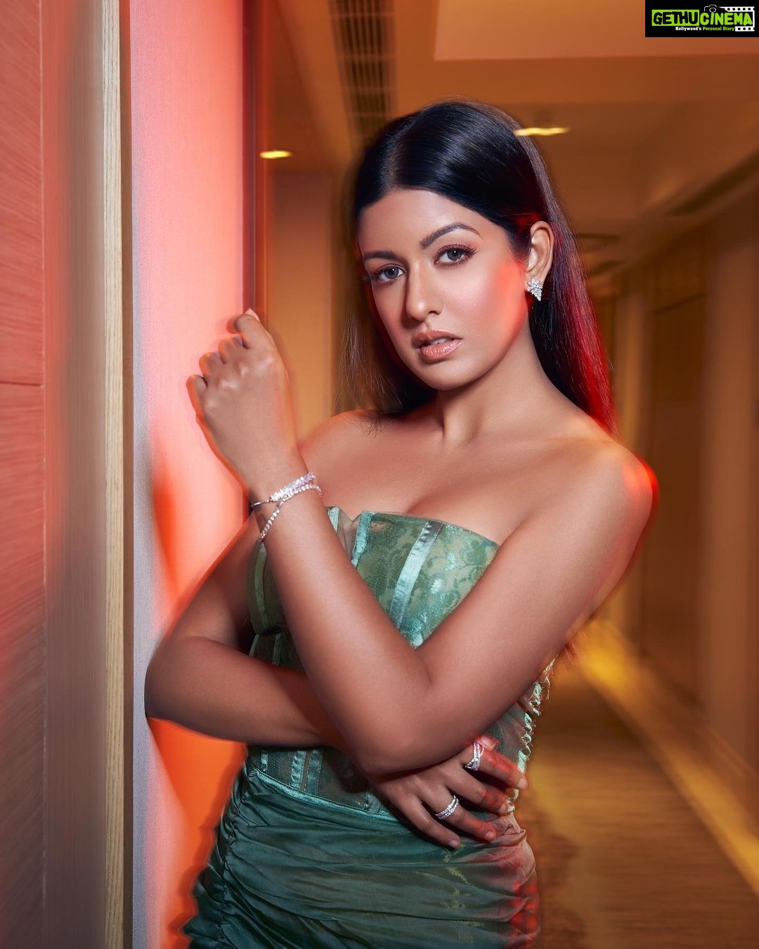 Ishita Dutta Instagram - Everything’s blurry but the feelings are real ✨ Styled by: @styleitupbyaashna Shot by: @yngtj Outfit: @nidhisanghvi__ Jewellery: @styleitupstudio Makeup: @meenalvidhani Hair: @makeupbyshaheenshaikh Retoucher: @omroopchandani Photo Assistant: @dhruwang9 Location: @radissongoregaon