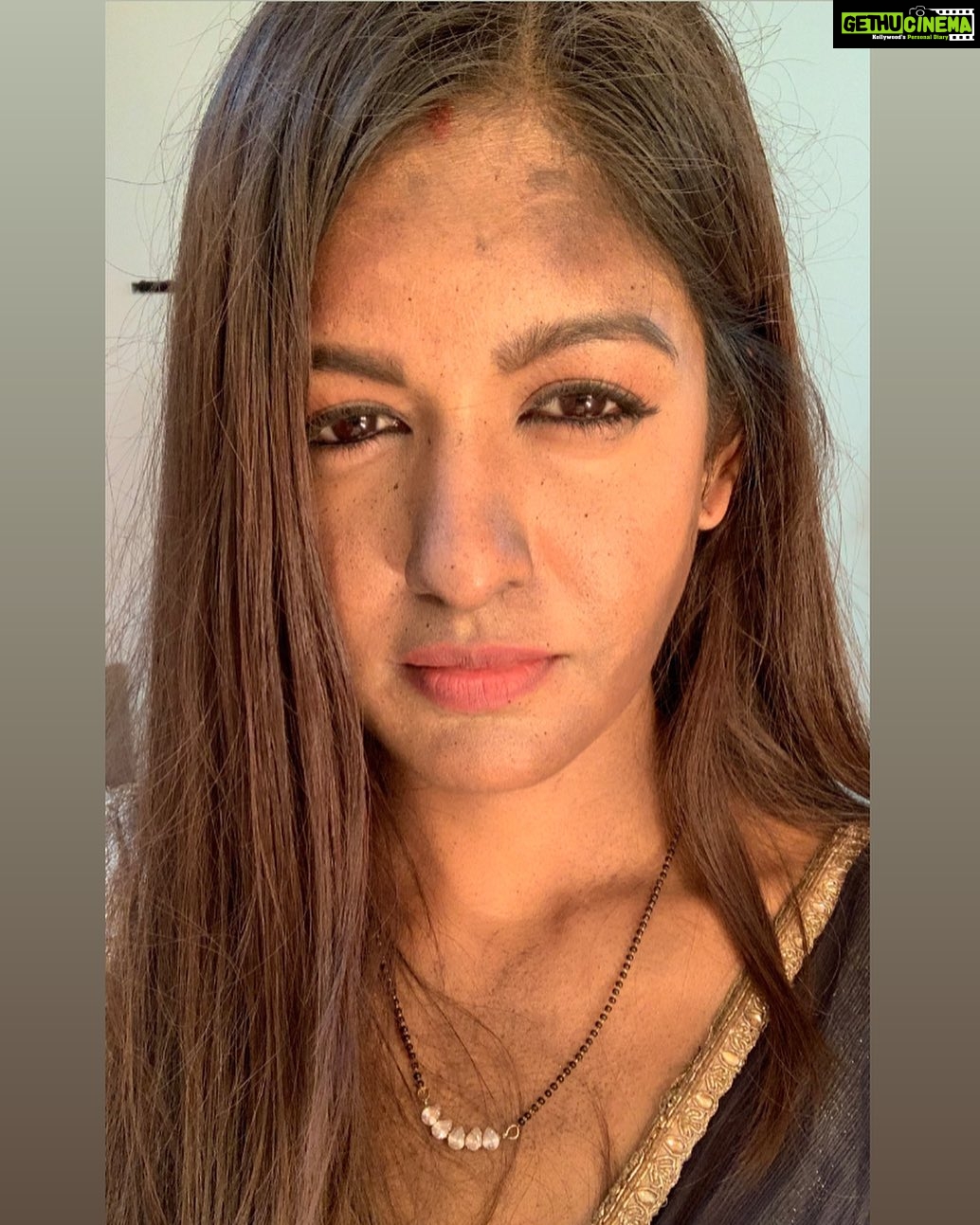 Ishita Dutta Instagram - Still washing my hair 🤪 #shootdiaries #badhairday