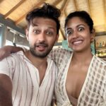 Ishita Dutta Instagram - Expectations vs Reality And a little something for the gram ❤️ Styled by: @styleitupbyaashna Shrug: @shivikaagarwalofficial Vakkaru Maldives
