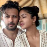 Ishita Dutta Instagram - Expectations vs Reality And a little something for the gram ❤️ Styled by: @styleitupbyaashna Shrug: @shivikaagarwalofficial Vakkaru Maldives